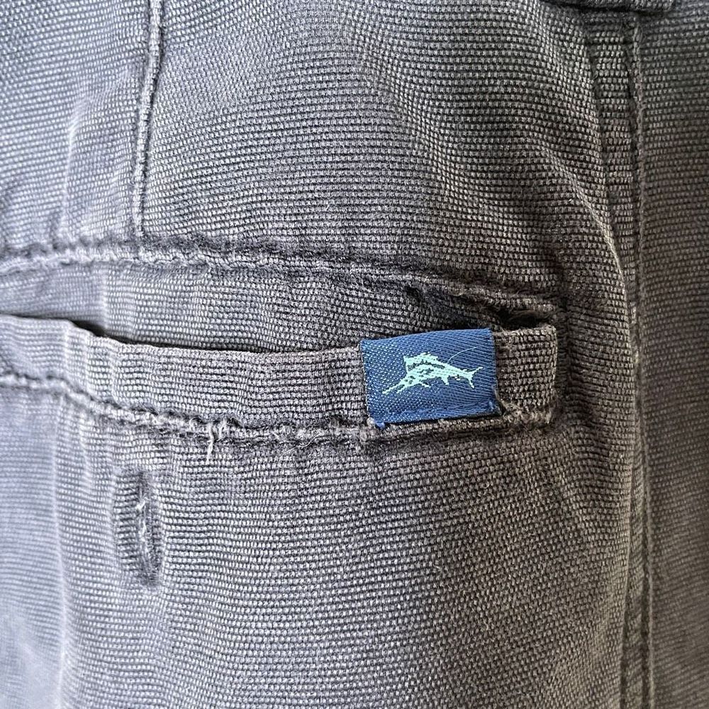 Tommy Bahama Men’s Size 44 Blue Cargo Shorts - Picture 8 of 10
